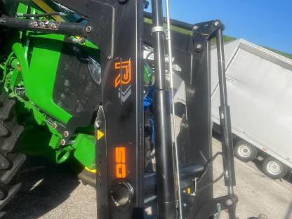 Bild 3:Verkaufe John Deere 5058e mit Hauer-Frontlader