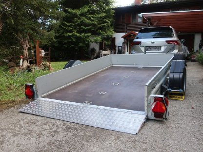 Bild 3:Absenkanhänger Humbaur