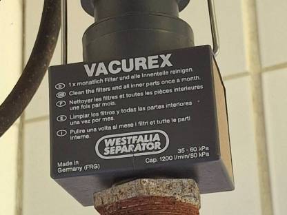 Bild 3:Melkanlage Milchleitung Melktechnik