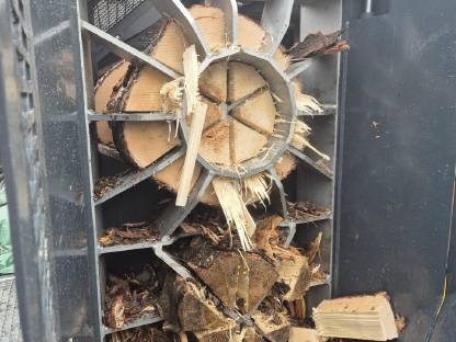 Bild 2:Sägespaltautomat