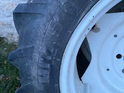 Bild 2:Traktorreifen