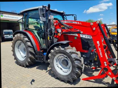 Bild 2:MF 4708 Allradtraktor