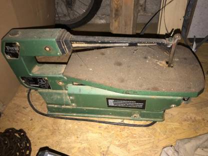 Bild 2:Dekupiersäge