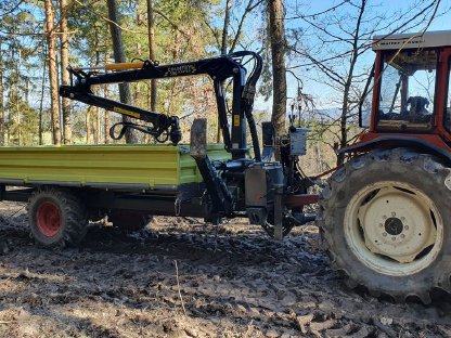 Bild 3:Rückewagen, 3-Seitenkipper mit Antriebsachse