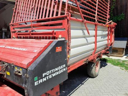 Krone Scheibenmähwerk, Pöttinger Erntewagen