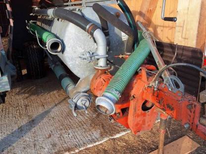 Bild 4:Vakuumat Hochdruck Güllefass