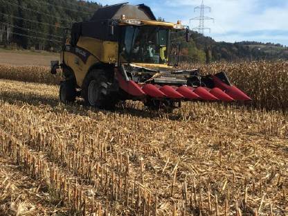 Bild 3:Mähdrescher New Holland CX760