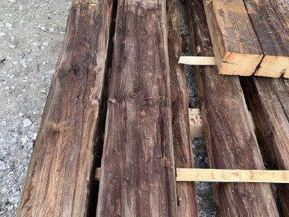 Bild 5:Sonnenverbrannte Blockwände