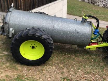 Bild 2:Vakuumfass 3.000 l für Steilhang