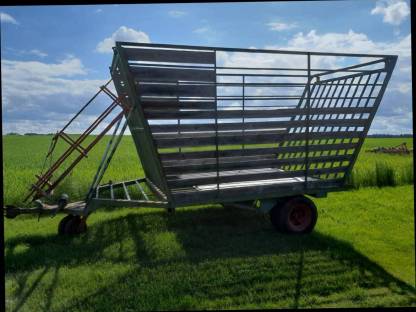Ballensammelwagen