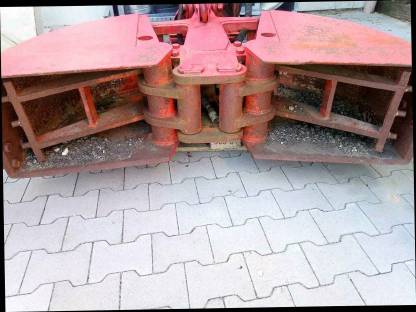Bild 2:Zweischalengreifer 40 cm mit Rotator, 60er Bolzenaufnahme