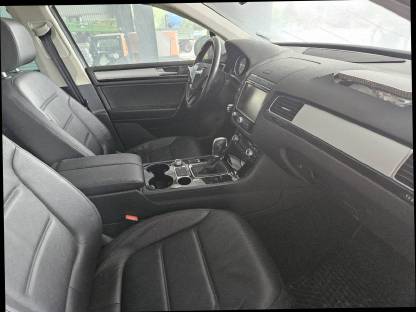 Bild 5:VW Touareg V6 TDI, 7P 83.290 km, Frontschaden