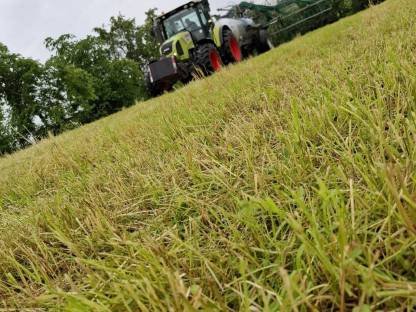 Bild 3:Gülleausbringung