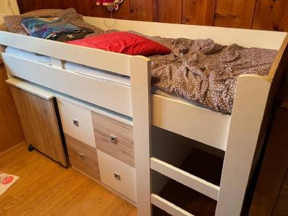 Hochbett mit Schreibtisch zu verschenken