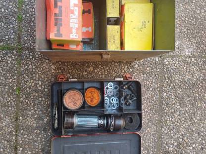 Bild 6:HILTI BOLZEN SETZGERÄT MIT ZUBEHÖR
