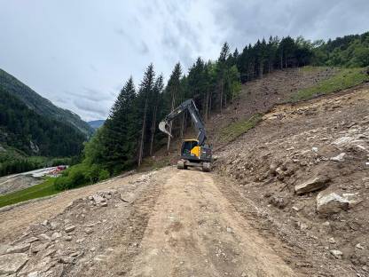 Bild 9:Bagger-Abbrucharbeiten, Forstwegebau