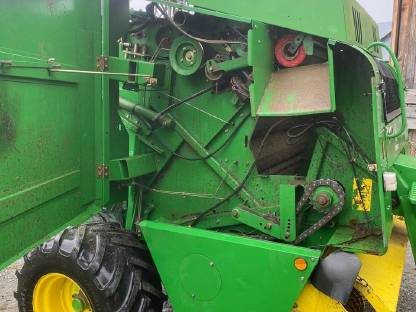 Bild 4:John Deere 578 Festkammerpresse