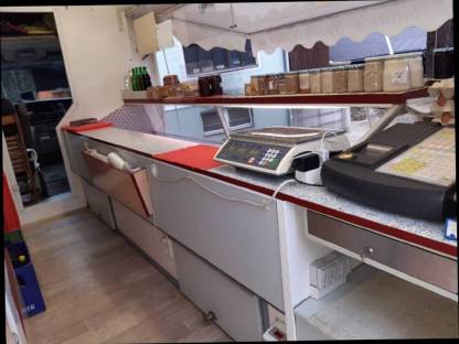 Bild 6:Verkaufsfahrzeug mit Kühlaufbau Renault Master