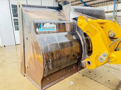 Bild 2:Radladerschaufel