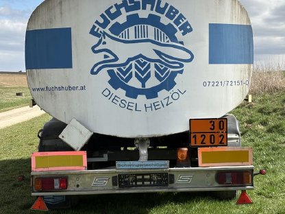 Bild 5:Tankanhänger Schwarzmüller 3-achs