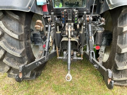 Bild 8:Traktor Valtra N141