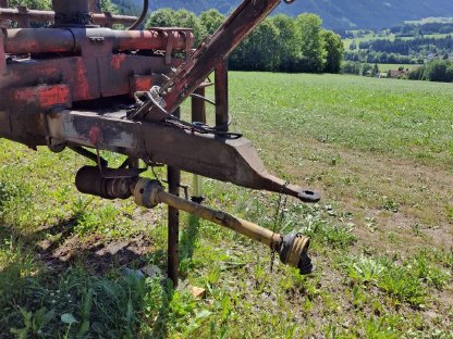 Bild 3:Holzanhänger HIAB 650