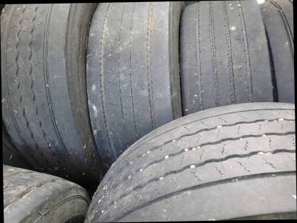 Bild 2:Anhängerreifen