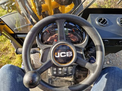 Bild 8:Hoflader JCB 403 Plus mit Kabine