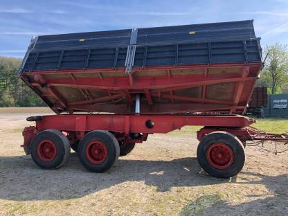 Bild 2:3-Achs-Kipper