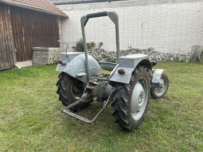 Bild 2:Massey Ferguson TEF Oldtimer Traktor