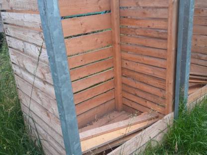 Stabile Brennholzlagerkisten 1,7×1,25×0,85 4 Stk. vorhanden