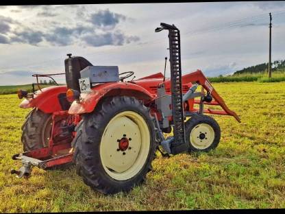 Bild 3:Steyr 188 Traktor mit Frontlader