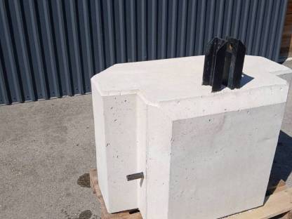 Bild 6:Frontgewicht und Heckgewicht 1.250 kg Traktorgewicht