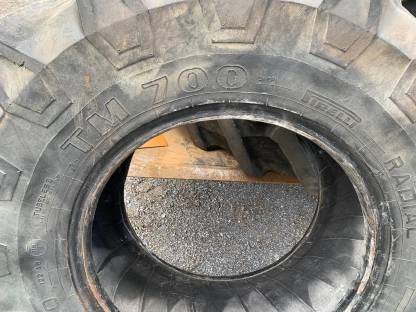 Bild 4:Traktorreifen 480/70R30, 380/70R20