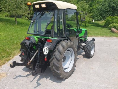 Bild 3:Traktor Deutz-Fahr Agrocompact F80