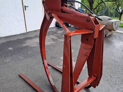 Bild 4:Gabelträger inkl. hydr. Holzzange