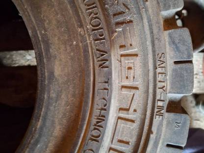 Bild 3:Staplerreifen 27x10-12 Magnum Vollgummi ohne Felge