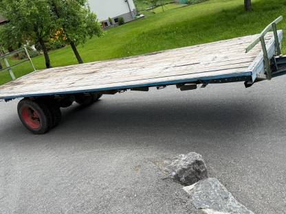 Ballenanhänger