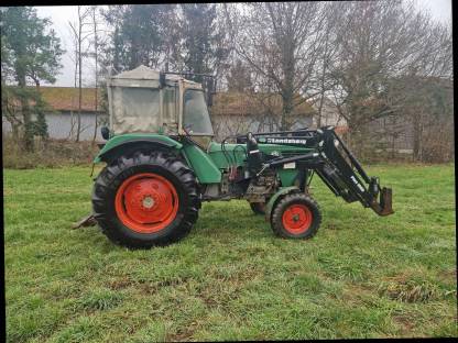 Bild 3:Deutz 6006 mit Industriefrontlader, Servolenkung