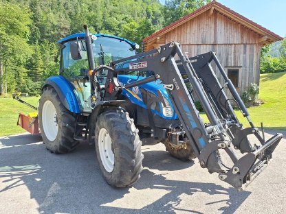 Bild 2:New Holland T4.75