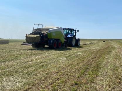 Bild 3:Presse Stroh Heu Claas Quadrant
