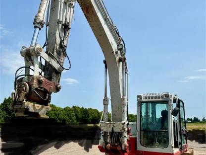 Bild 4:Bagger TB1140