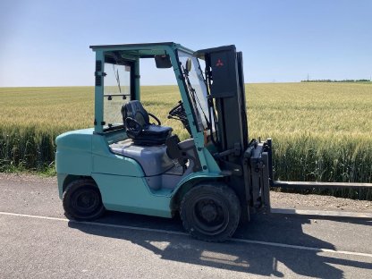Bild 4:Dieselstapler Mitsubishi FD35 Triplexmast Zinkenverstellung