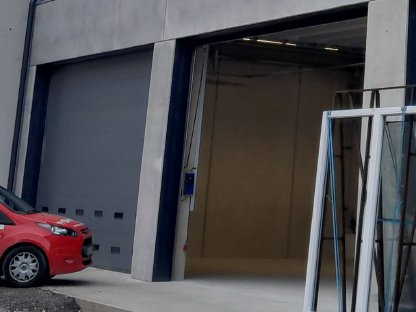 Bild 3:3 Sektionaltore zu verkaufen