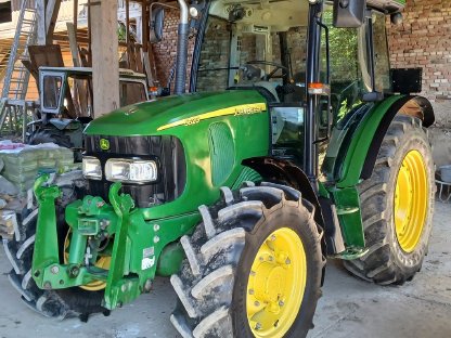 John Deere 5620