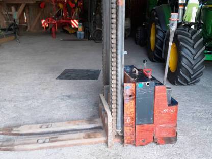 Bild 2:Hochhubwagen, Ameise