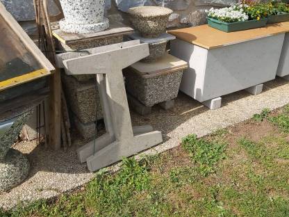 Bild 2:Fertigteile aus Beton und Waschbeton