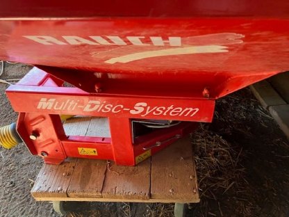 Bild 3:Mineraldüngerstreuer Rauch MDS 701