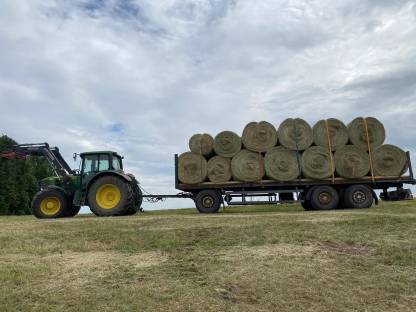 Bild 2:Heu Heuballen