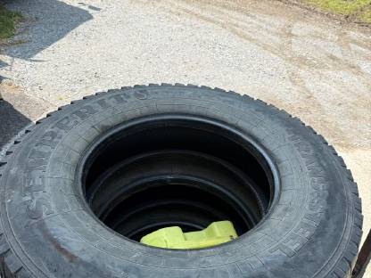 Bild 2:Semperit 295/80R22.5